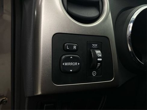 Used 2003 Pontiac Vibe w/ Power Group Value Package FWD image 24