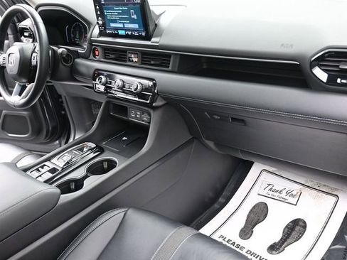 Used 2023 Honda Pilot Touring image 30