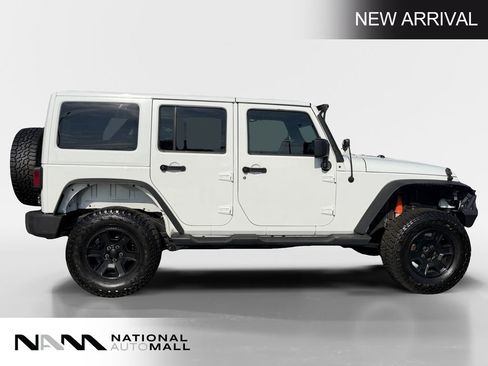 Used 2015 Jeep Wrangler Unlimited Sport w/ Connectivity Group AWD/4WD image 6