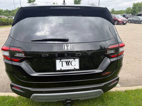 Used 2020 Honda Pilot Touring image 6