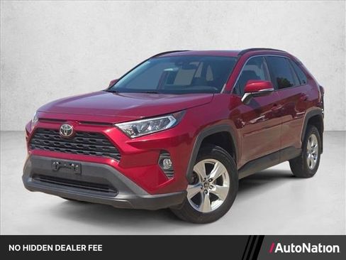 Used 2021 Toyota RAV4 XLE w/ Convenience Package FWD image 1