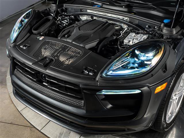 Used 2026 Porsche Macan AWD/4WD image 14