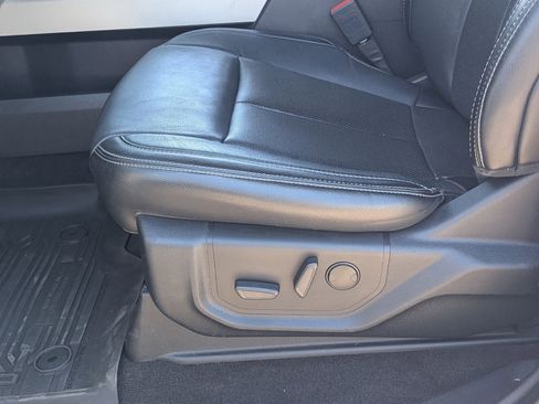Used 2020 Ford F150 Lariat w/ Equipment Group 502A Luxury AWD/4WD image 18