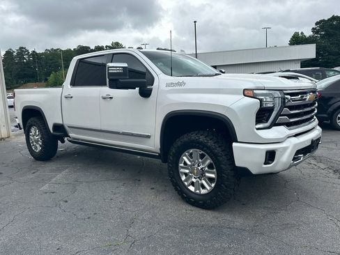 Used 2024 Chevrolet Silverado 2500 High Country w/ High Country Premium Package AWD/4WD image 4
