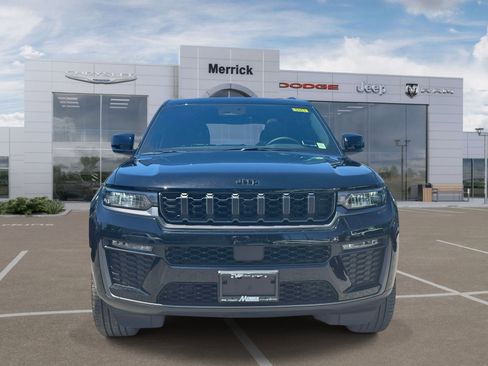 Used 2026 Jeep Grand Cherokee Limited w/ Limited Altitude Package AWD/4WD image 3