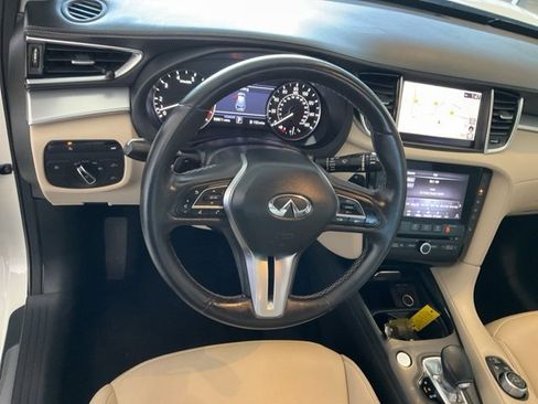 Used 2020 INFINITI QX50 Essential image 8
