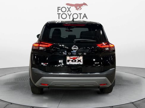 Used 2022 Nissan Rogue SV FWD image 5