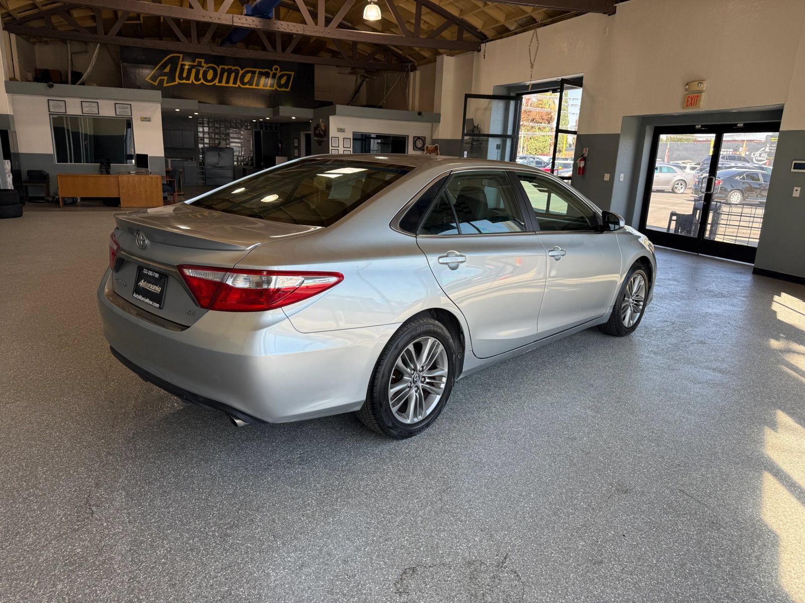 Used 2016 Toyota Camry SE FWD image 7