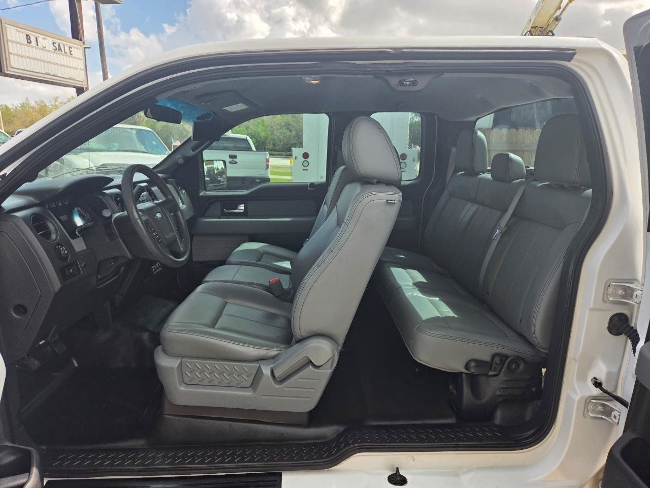 Used 2014 Ford F150 XL w/ Equipment Group 101A Mid AWD/4WD image 13