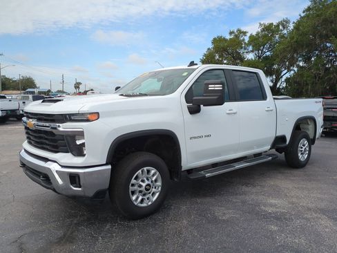 Used 2025 Chevrolet Silverado 2500 LT w/ Convenience Package AWD/4WD image 8