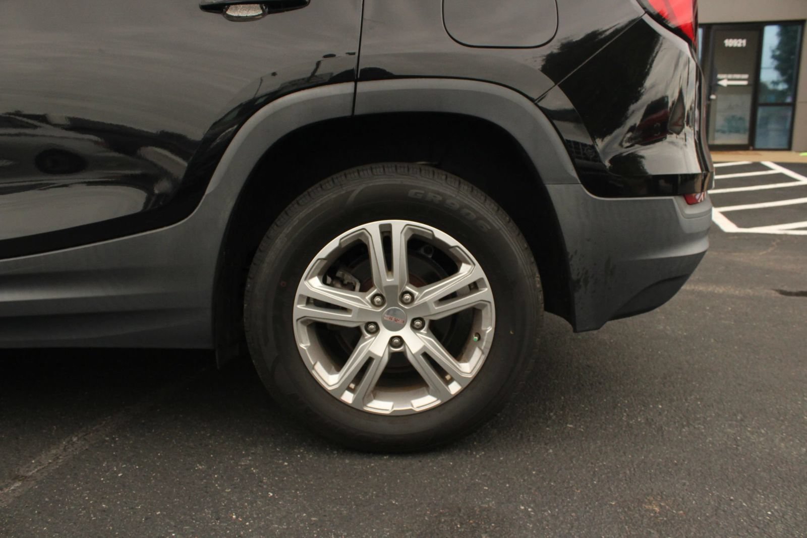 Used 2019 GMC Terrain SLE FWD image 4