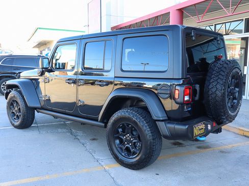 Used 2023 Jeep Wrangler Unlimited image 6
