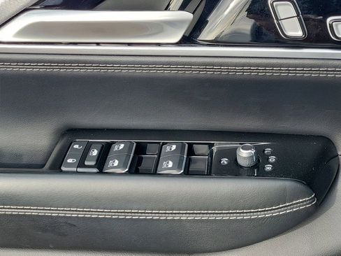 Used 2022 Jeep Grand Wagoneer Series I image 11