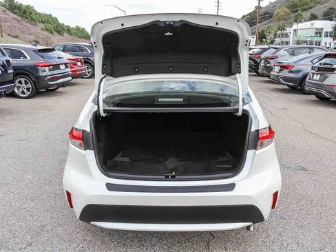 Used 2021 Toyota Corolla LE w/ Carpet Mat Package (TMS) image 23