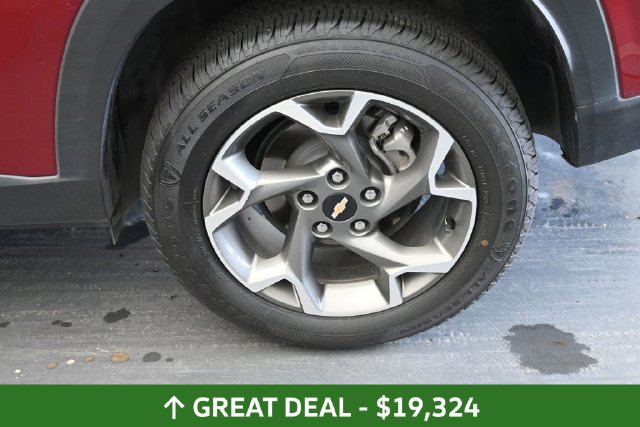 Used 2025 Chevrolet Trax LT FWD image 15