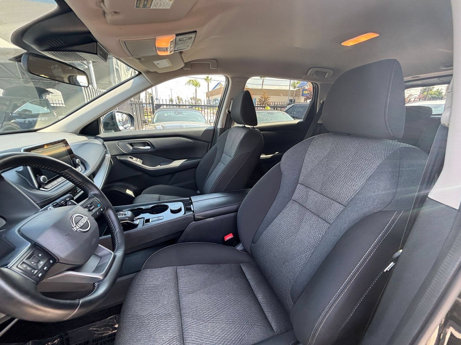 Used 2025 Nissan Rogue SV AWD/4WD image 37