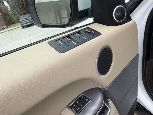 Used 2017 Land Rover Range Rover Sport HSE image 21