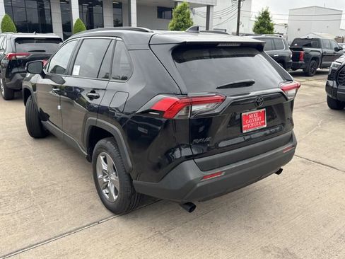 Used 2025 Toyota RAV4 XLE image 7