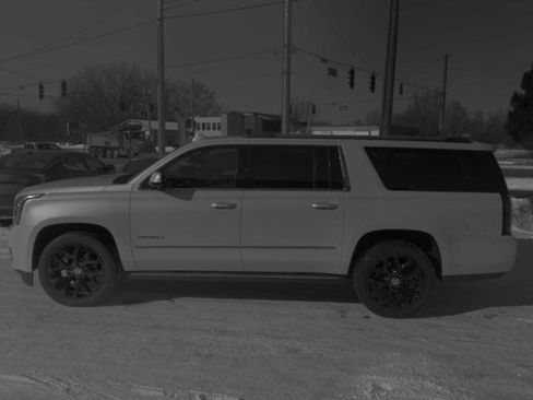 Used 2016 GMC Yukon XL Denali w/ Open Road Package image 4