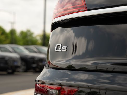 Certified 2023 Audi Q5 2.0T Premium w/ Convenience Package AWD/4WD image 29