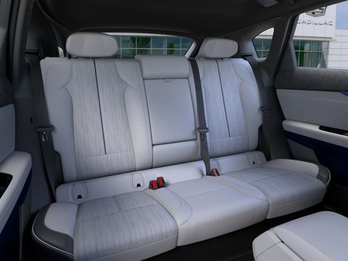 New 2026 Cadillac Optiq Luxury 2 image 41