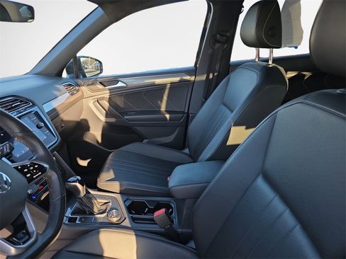 Used 2023 Volkswagen Tiguan SE R-Line image 12