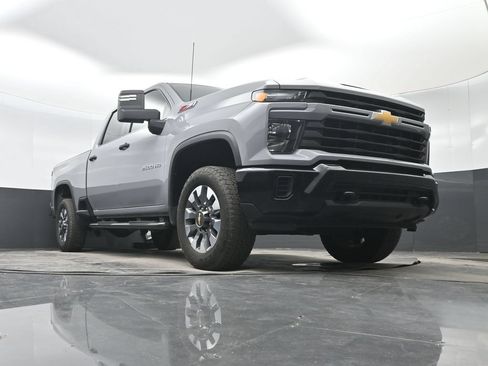 Used 2024 Chevrolet Silverado 2500 Custom w/ Custom Convenience Package AWD/4WD image 33