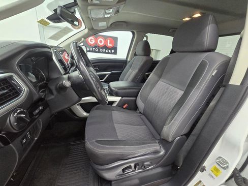 Used 2021 Nissan Titan SV w/ SV Convenience Package AWD/4WD image 13