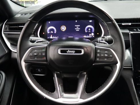 Used 2022 Jeep Grand Cherokee L Laredo image 13