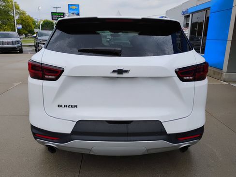 Used 2024 Chevrolet Blazer LT w/ Convenience Package FWD image 6