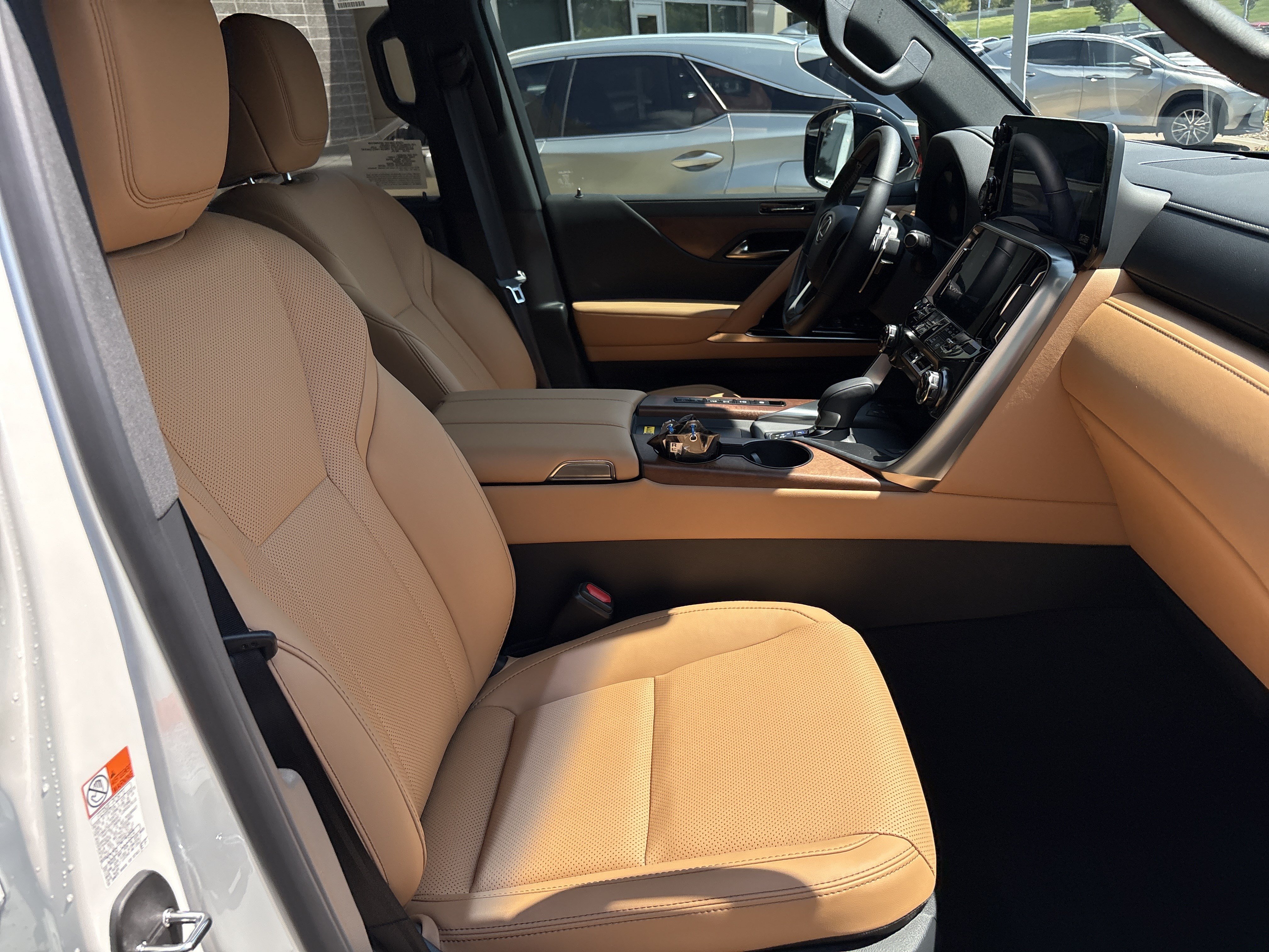 Used 2026 Lexus LX 700h Luxury w/ Appearance Package AWD/4WD image 19