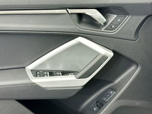 Used 2025 Audi Q3 2.0T Premium w/ Convenience Package image 21