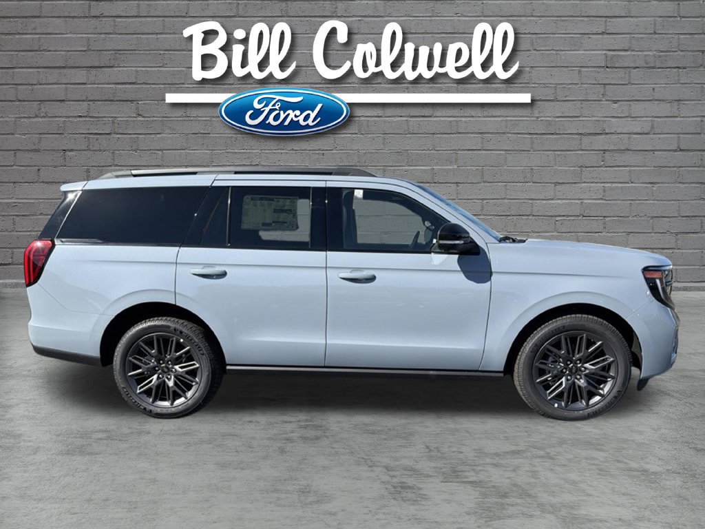 New 2027 Ford Expedition Platinum w/ Stealth Appearance Package AWD/4WD image 2