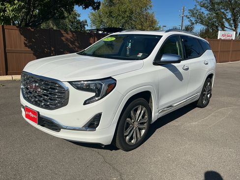Used 2020 GMC Terrain Denali w/ Denali Premium Package AWD/4WD image 1