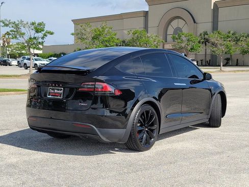 Used 2016 Tesla Model X P90D image 5