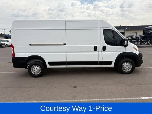 Used 2023 RAM ProMaster 2500 FWD image 12
