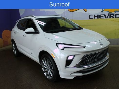 Used 2025 Buick Encore GX Avenir w/ Avenir Technology Package AWD/4WD image 3