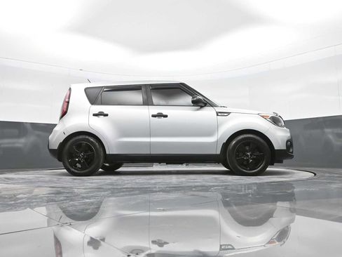 Used 2019 Kia Soul image 38