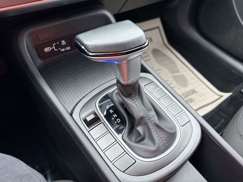 Used 2025 Hyundai Kona SEL FWD image 20