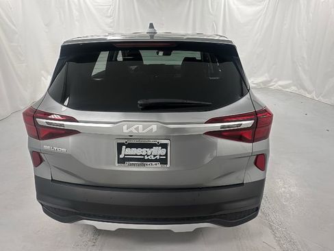 Used 2023 Kia Seltos LX image 4