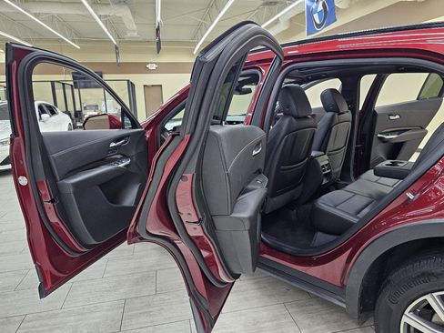 Used 2019 Cadillac XT4 Sport w/ Cold Weather Package FWD image 16