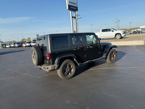 Used 2017 Jeep Wrangler Unlimited Sahara image 5