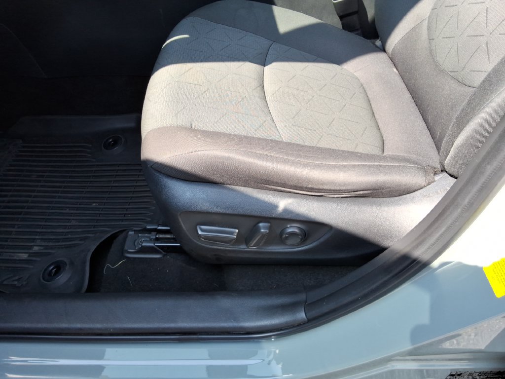 Used 2023 Toyota RAV4 XLE w/ Convenience Package FWD image 24