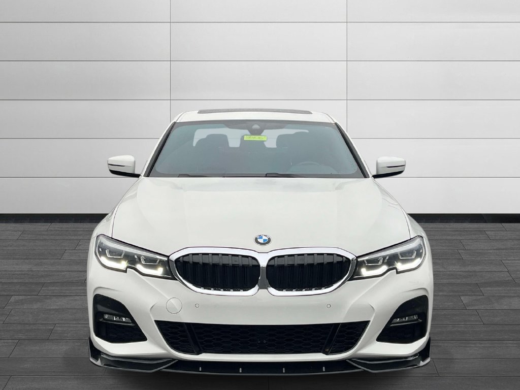 Used 2022 BMW 330i xDrive Sedan w/ M Sport Package AWD/4WD image 8