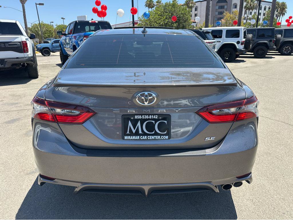 Used 2022 Toyota Camry SE w/ Convenience Package FWD image 12