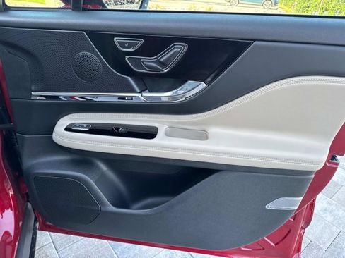 New 2025 Lincoln Corsair Grand Touring image 16