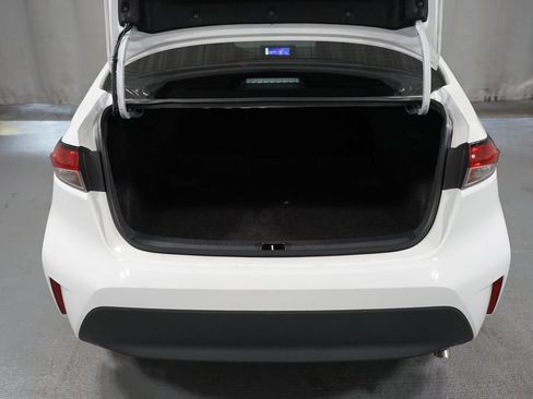 Used 2025 Toyota Corolla LE FWD image 31