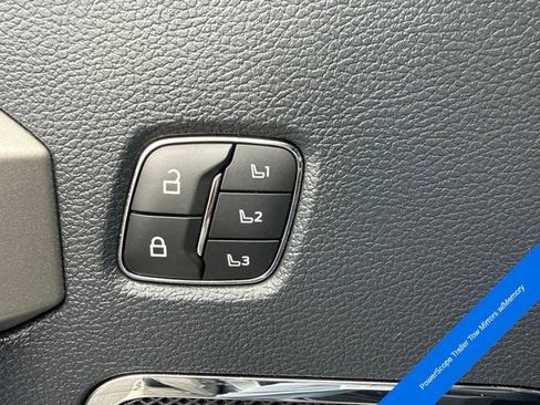 Used 2022 Ford F350 Lariat w/ Lariat Ultimate Package AWD/4WD image 23