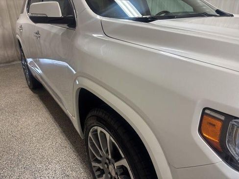 Used 2021 GMC Acadia Denali w/ Denali Technology Package image 9