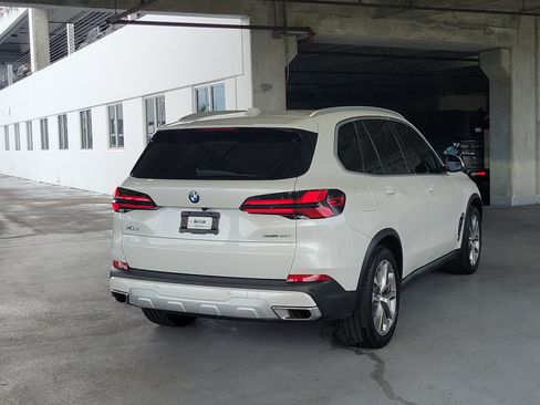 Used 2024 BMW X5 sDrive40i RWD image 2